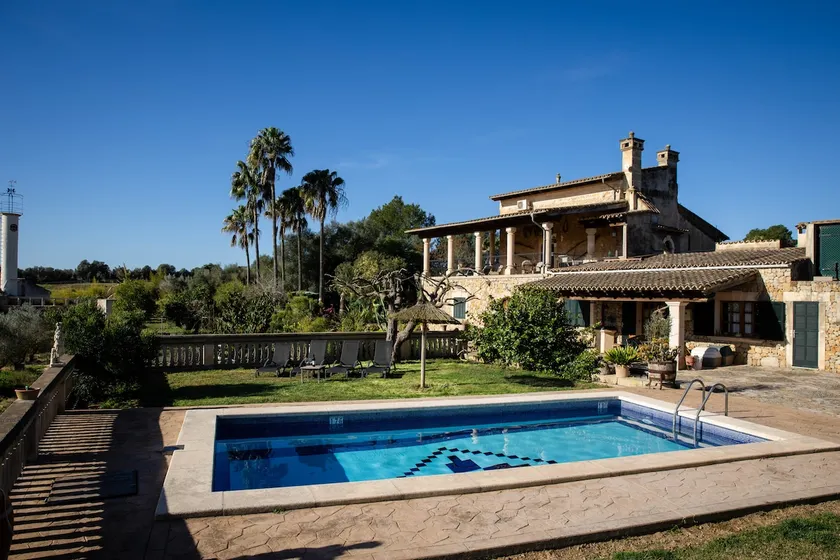 YourHouse Deulosal, apartment in rural house with pool - Image 1