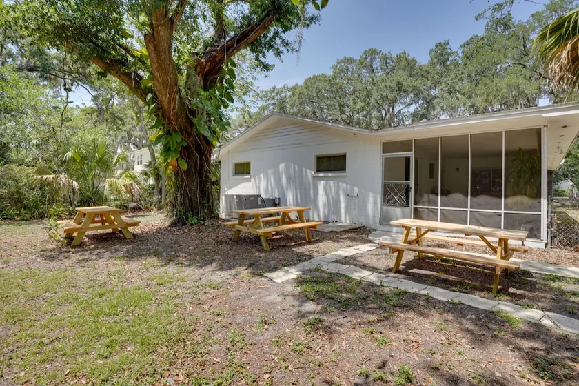 Charming Mid-Century House - Just Steps to Lake! - Image 1