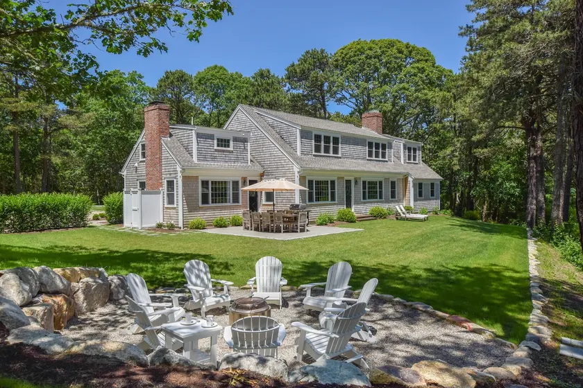 Pond-Front Home w Water Views - Image 1