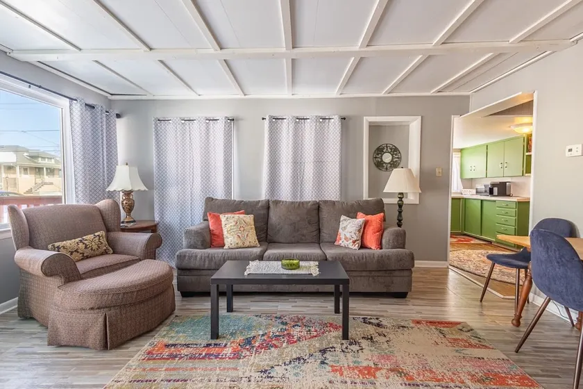 Rustic 2 Bedroom Boho Apartment - Image 1