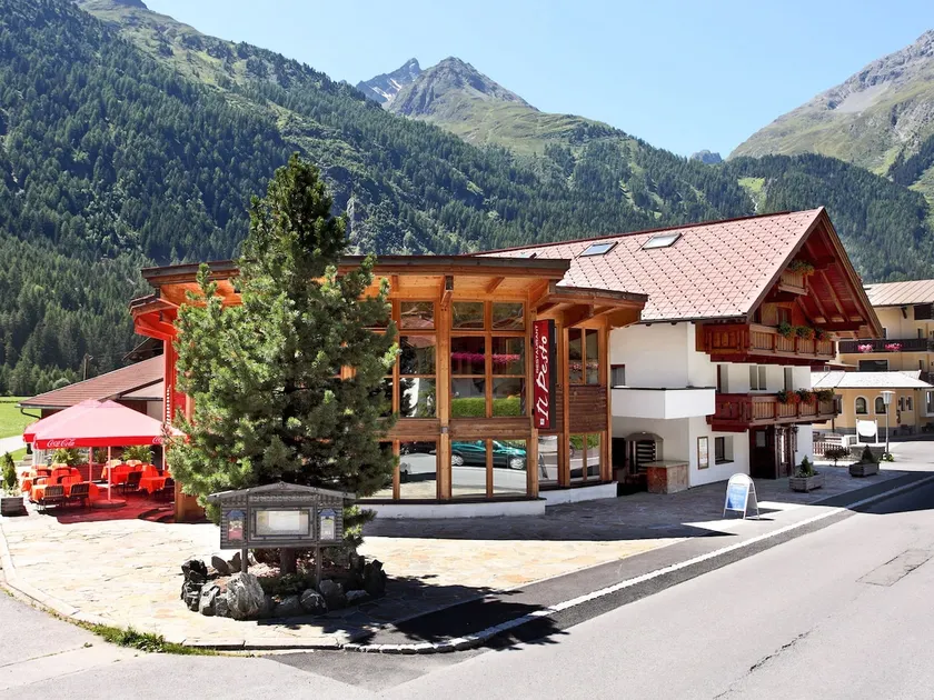 Apartment in Längenfeld near Sölden Ski Lift - Image 1