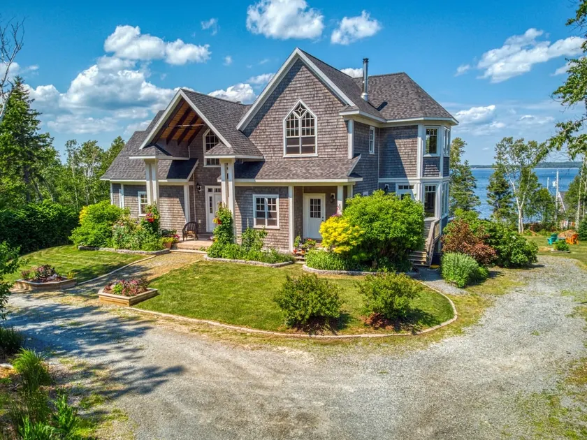 Ocean View Villa with Hot Tub and Movie Theatre - Image 1