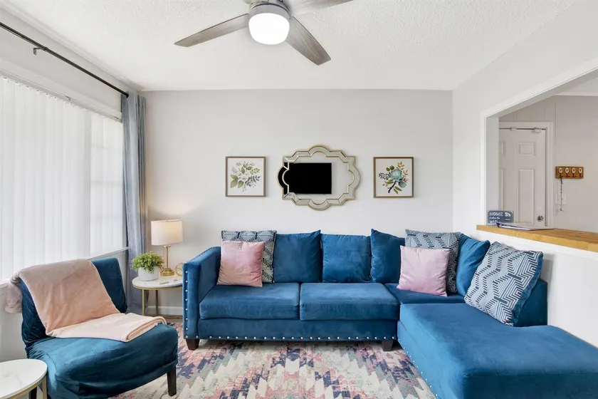 Cozy Coleman - Beaches, Airport, & PCC Nearby - Image 1