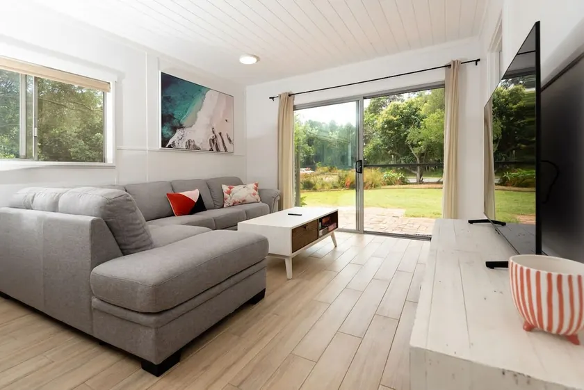 Blissful Beachfront Apartment Broulee - Image 1