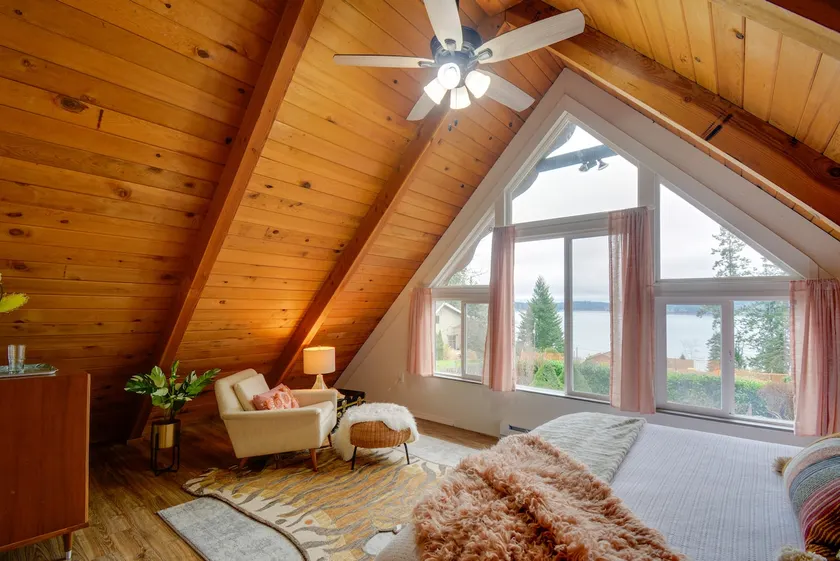 Coastal Cabin w/ Puget Sound & Rainier Views! - Image 1