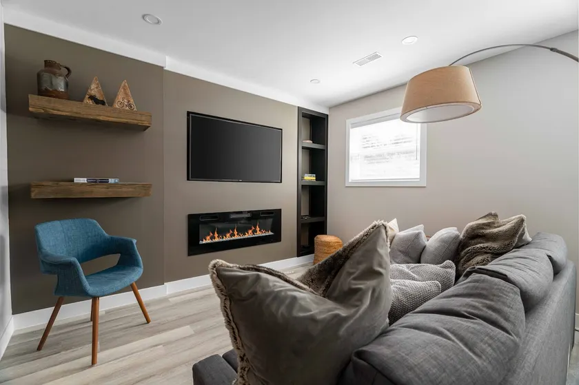 Modern 3BR near UWO with parking & fast WiFi - Image 1