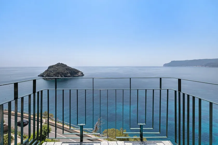 Prächtiges Haus mit einem schönen Blick auf das Meer - Image 1