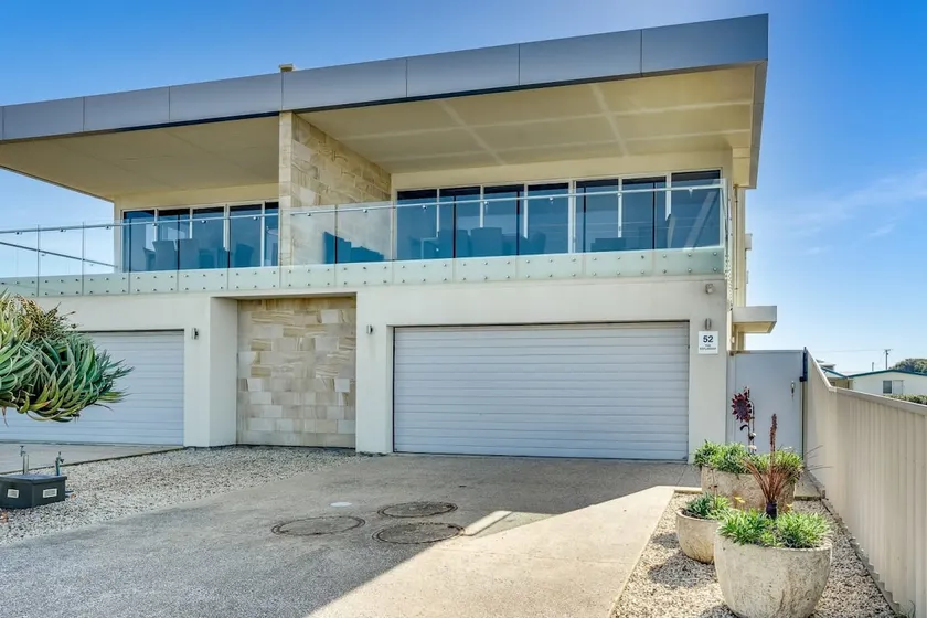 52 Esplanade, Middleton - Image 1