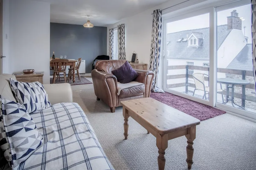 Pharmacy Court - 2 Bedroom Apartment - Image 1