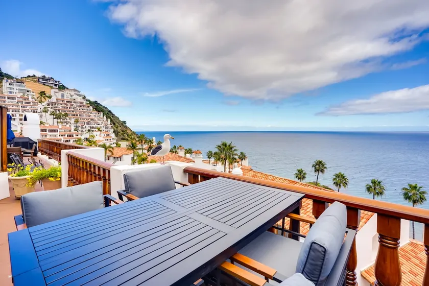 Bright Catalina Island Condo w/ Ocean Views! - Image 1