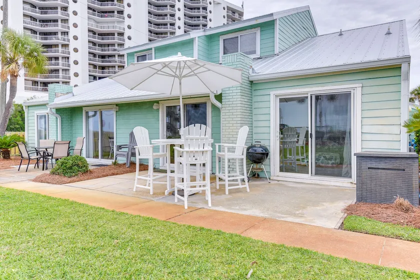 Vibrant Family Condo: 100 feet to Private Beach! - Image 1