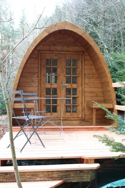 Log cabin-Economy-Shared bathroom-View - Image 1