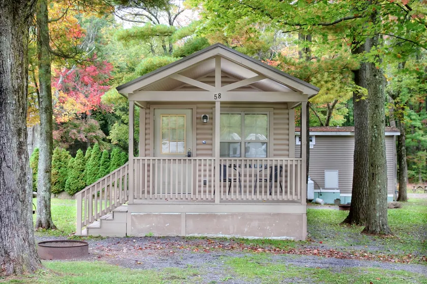 Deluxe Cabin 40 - Image 1