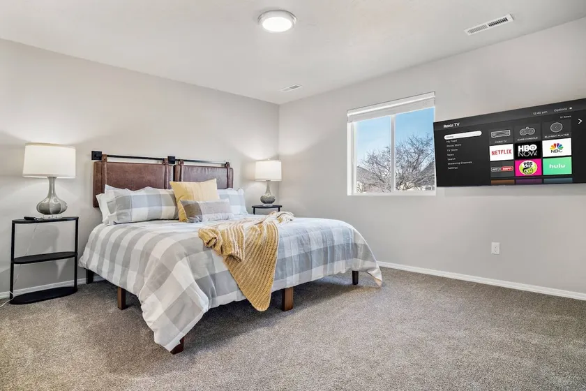 Heart of Caldwell*KingBed*Fast Wifi*5min>I84 - Image 1