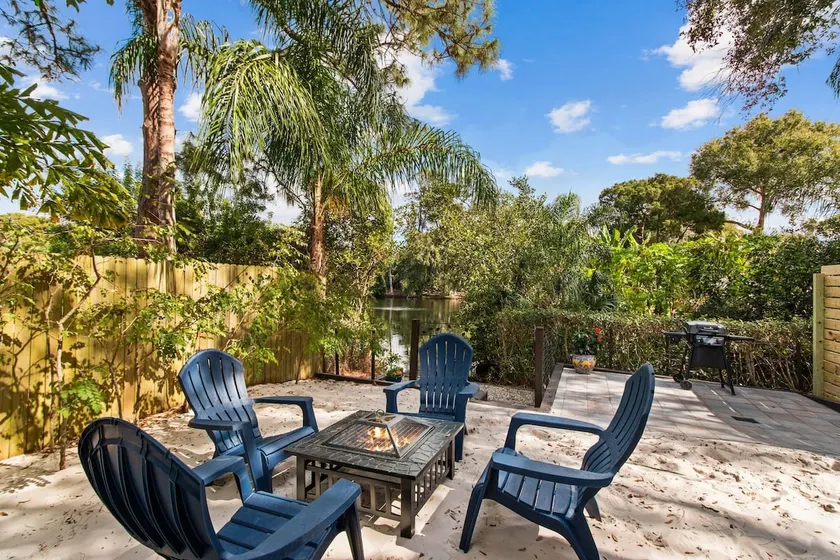 Relaxing Pond View - Beaches - Bikes - Fire Pit - Image 1