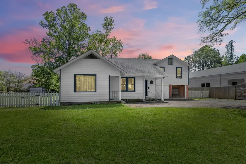 1 Acre Estate Across the Lake from LSU - Image 1