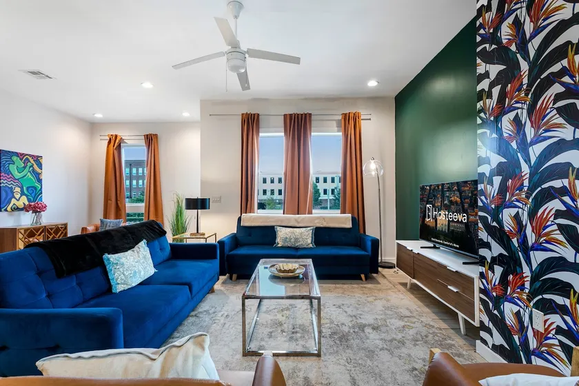 Luxury 3-Story Home w Pool & Parking garage - Image 1