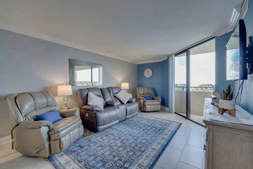 Remarkable Hudson Condo w/ Coastal Views! - Image 1