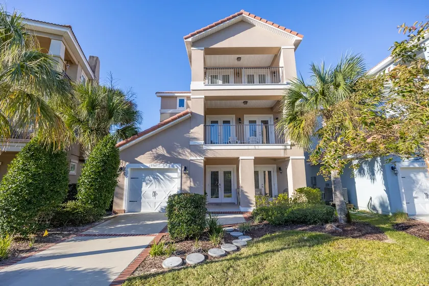 Arborgate Sunkissed Seahorse At 13987 Hanging Branch Way By Pkrm - Image 1