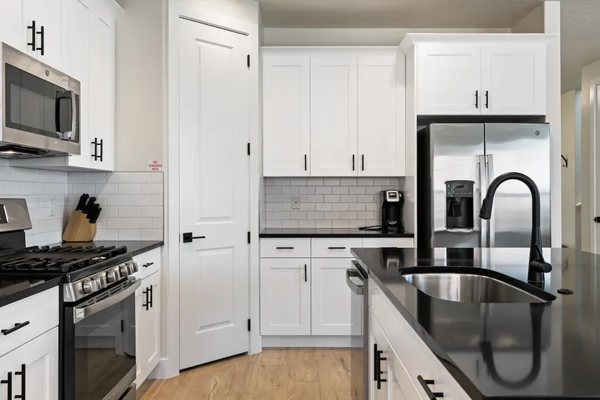 1 Dreamy Place townhouse - Image 1