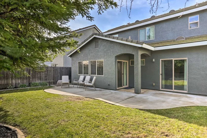 Family-Friendly Lincoln Home: 8 Mi to Casino! - Image 1
