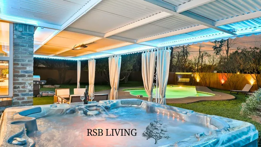 Elegant 5BR/2.5B Home with Pool, Jacuzzi, BBQ, and - Image 1