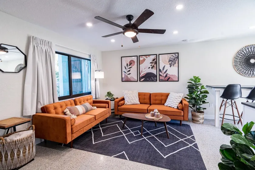 Beachside escape w/ pool & private backyard - Image 1