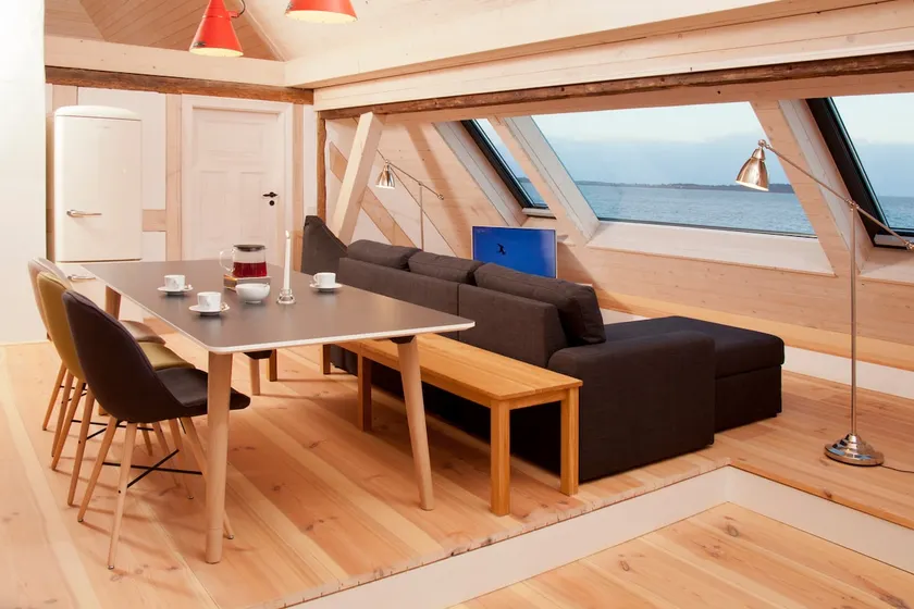 Old school house panoramic apartment - Image 1