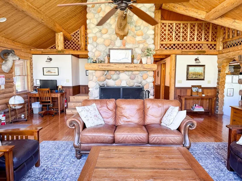 Casino Pines - on the bank of the Salmon River! - Image 1
