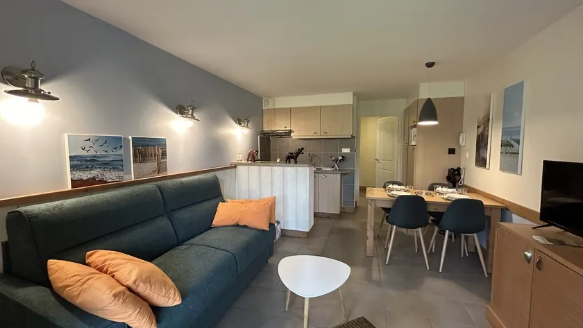 Apartment with terrace overlooking the golf course - Image 1