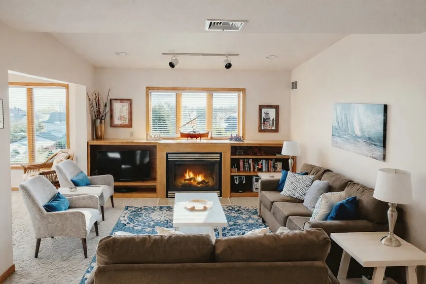 Lakeview Condo: Downtown Bayfield, Beach, Deck - Image 1