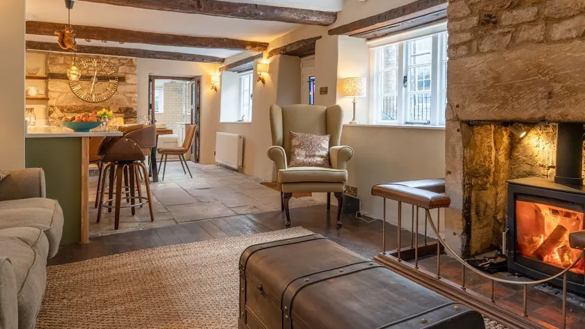 Exquisite Farthingdales Cottage - Image 1