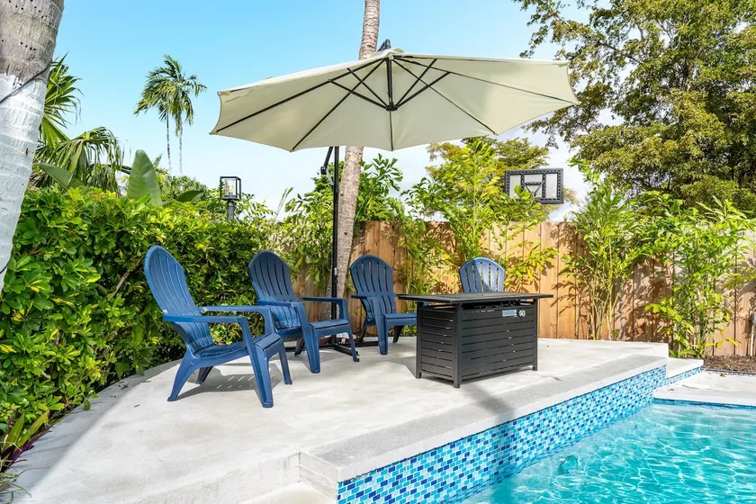 Aventura Lux-5 Bedrms-4 Baths-Heated Pool-for 12 - Image 1