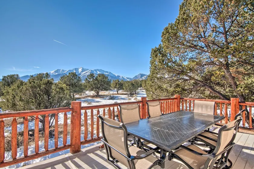 Buena Vista Oasis w/ Mtn Views, 3 Mi to Dtwn! - Image 1
