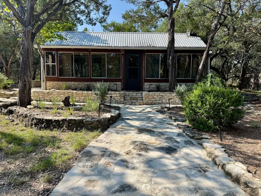 Charming Blanco Riverfront Cottage - Image 1