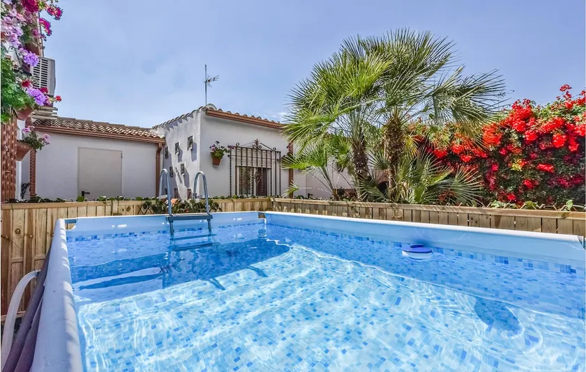 Nice Home In Córdoba With Wifi - Image 1