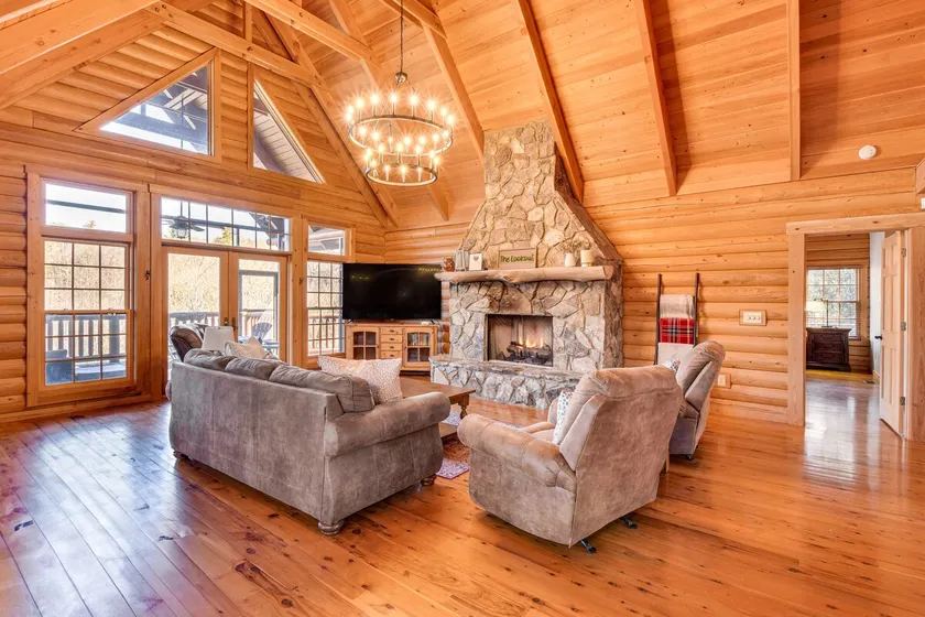 Wooded Cabin: Mtn Views, Hot Tub & 2 Decks! - Image 1