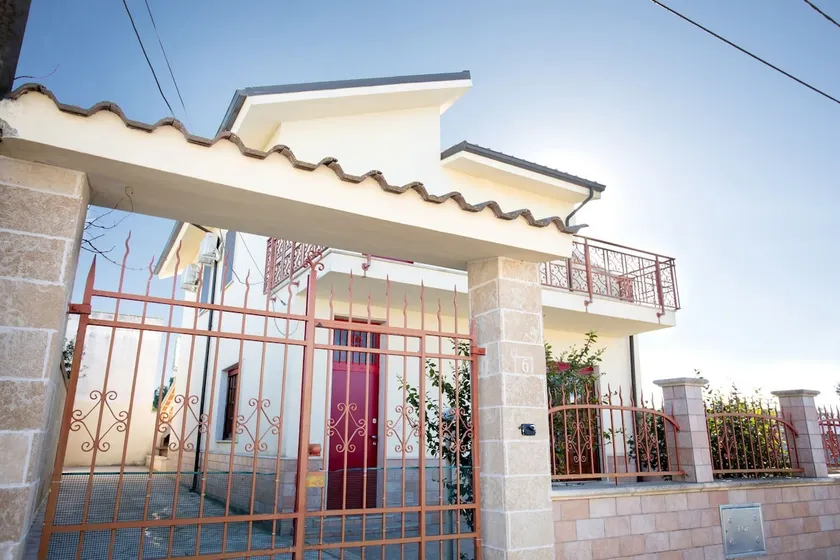 Villa Ilaria | spacious, garden, wifi, bbq, a/c - Image 1