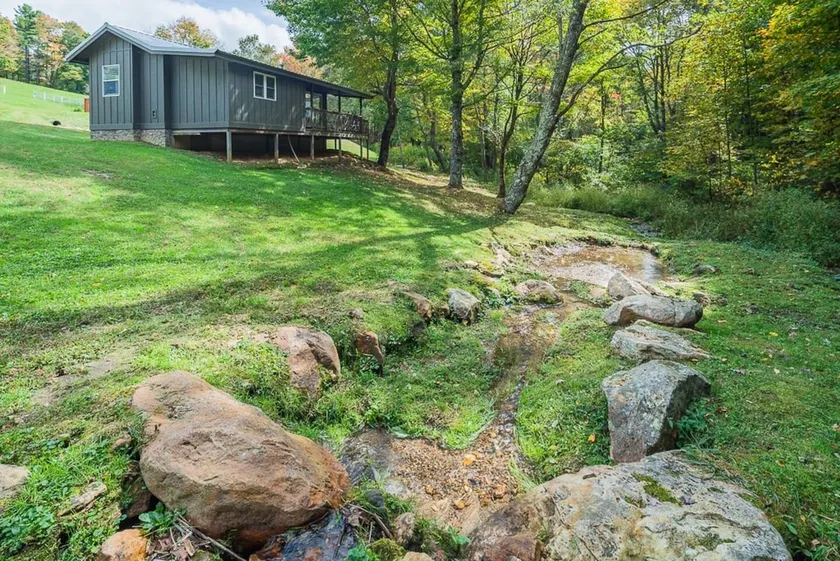 Cabin by the Creek - 2 BR/1B on Babbling Brook - Image 1