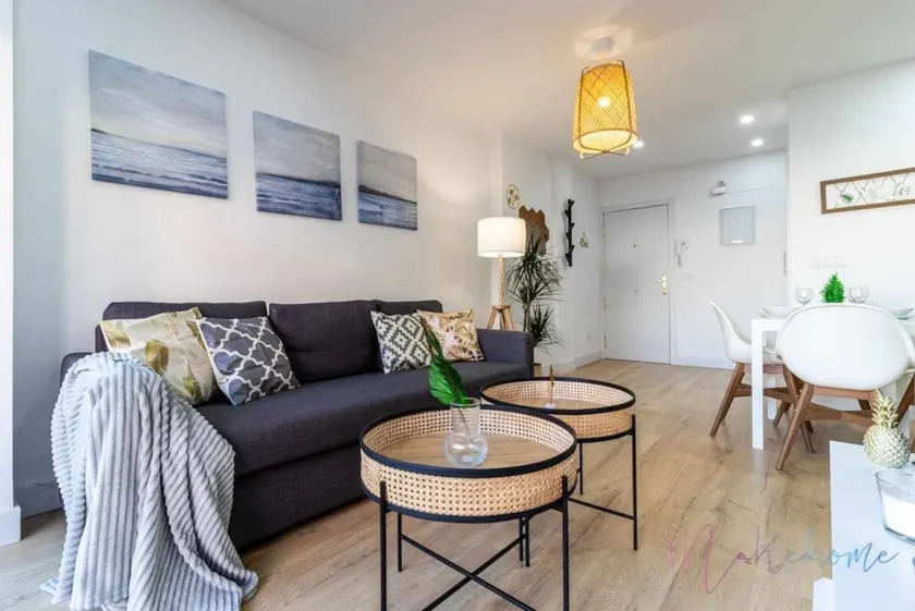 Apartment 2 in Estadio Sevilla, sleeps 6 and has a metro - Image 1
