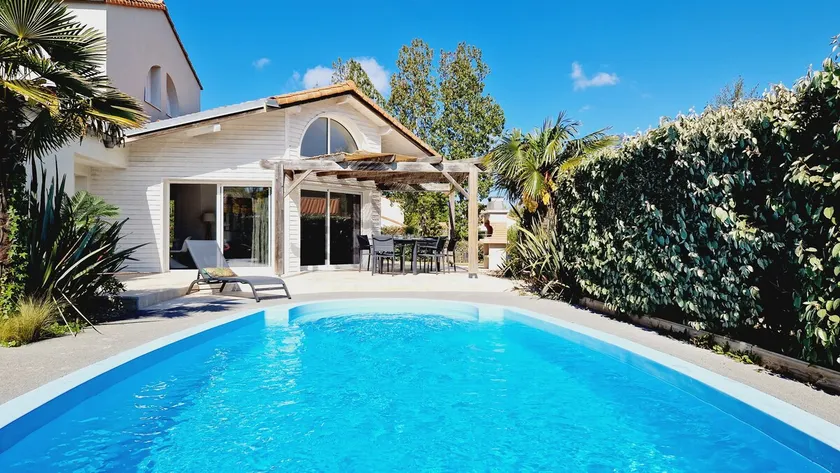 Villa 09, heated pool 2 steps from the ocean - Image 1