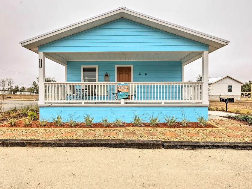 Family-Friendly Home, Walk to Steinhatchee River! - Image 1
