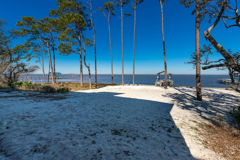 Entire House w Private Fishing Pier! Pelican Roost - Image 1