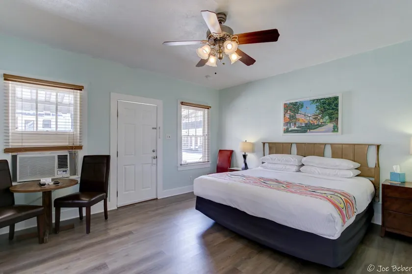 Unit 16*Deluxe King Bedroom, Kitchenette, Wifi, Tv - Image 1