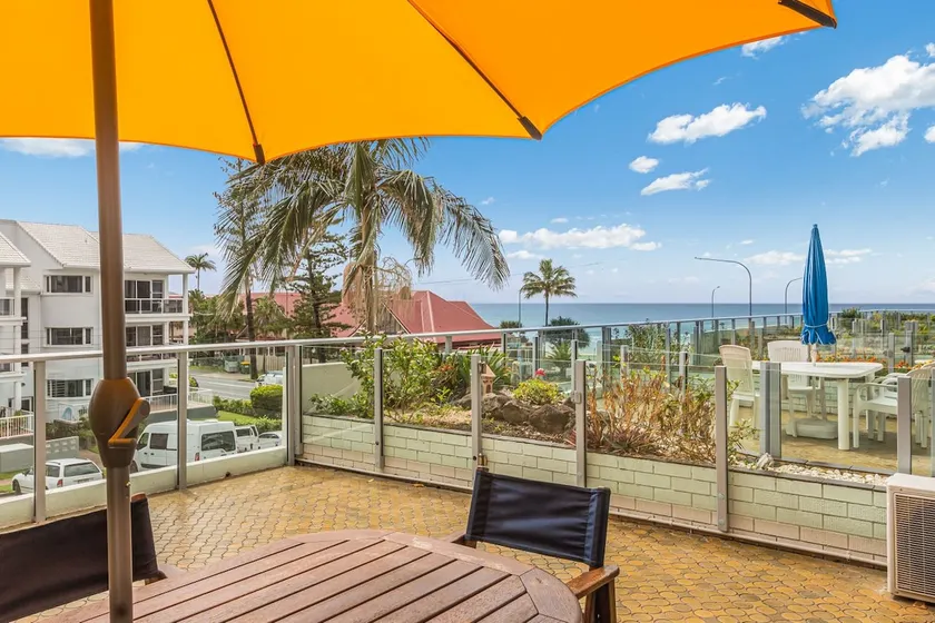 Kirra Gardens 15 on Kirra Point Beachfront - Min. 3 night stays! - Image 1
