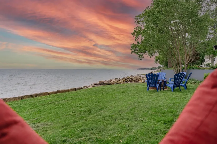 Erie Breeze Cottage, on Lake Erie, EPIC Wine Route - Image 1