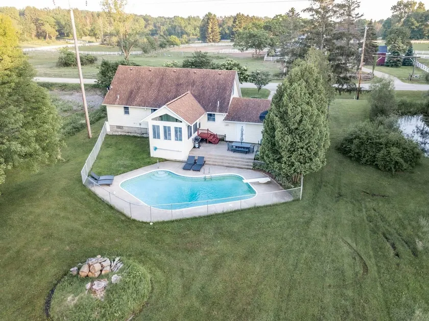 The Splash Pad- a secluded pool/hot tub oasis - Image 1