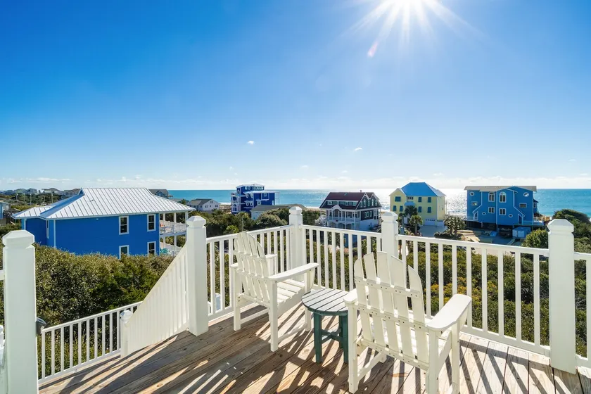 'Coastal Vista' - Walk to Emerald Isle Beach! - Image 1
