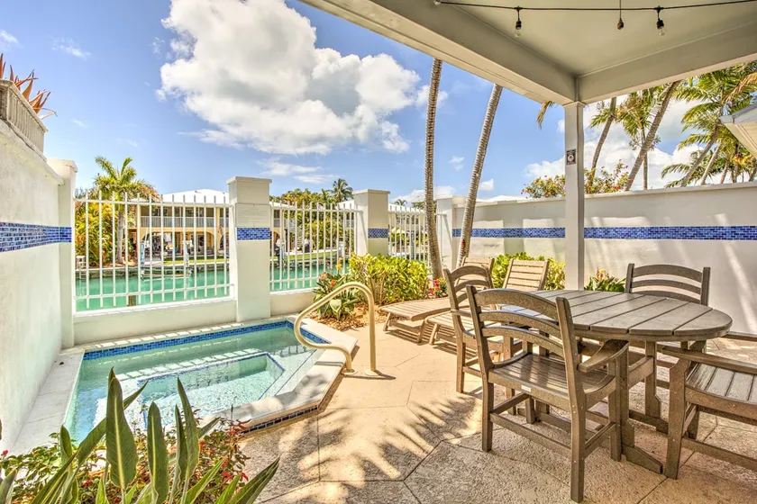Casa Wahoo - Waterfront Retreat - Image 1