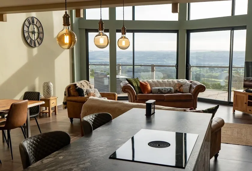Pendle View Sleeps 8 with Hot Tub - Image 1